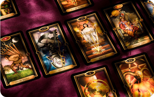 Differences Between Oracle and Tarot